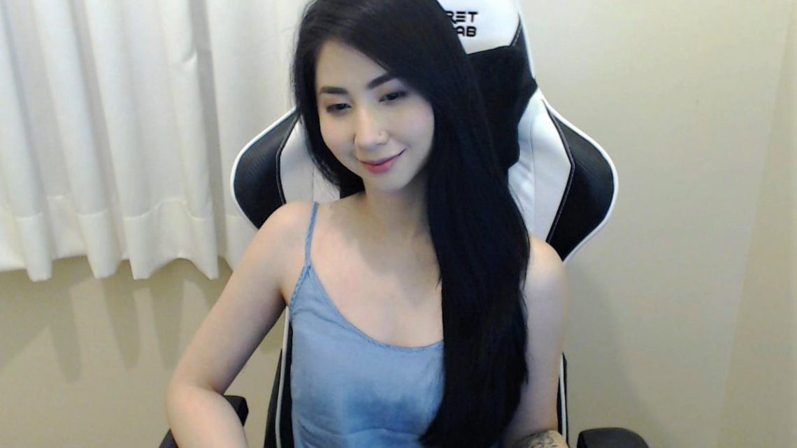 Top boobie streamers